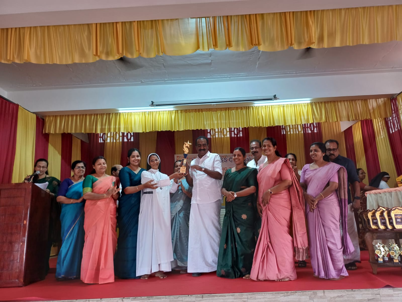 Honoring the winners of province level speech competition